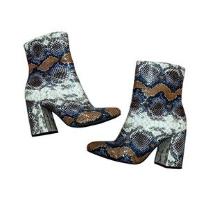 Kaari Blue Erica orange blue snakeskin faux leather chunky heel ankle boots 9